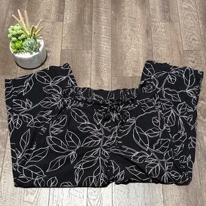 Torrid Black and White Leaf Print Pants